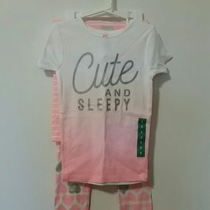 Carter's pajama set size 8. Top, shorts, pants.
